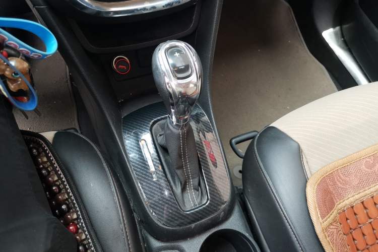 Used Buick Encore 2013 1.4T Automatic Two-Wheel Drive Leading Model Gear Lever