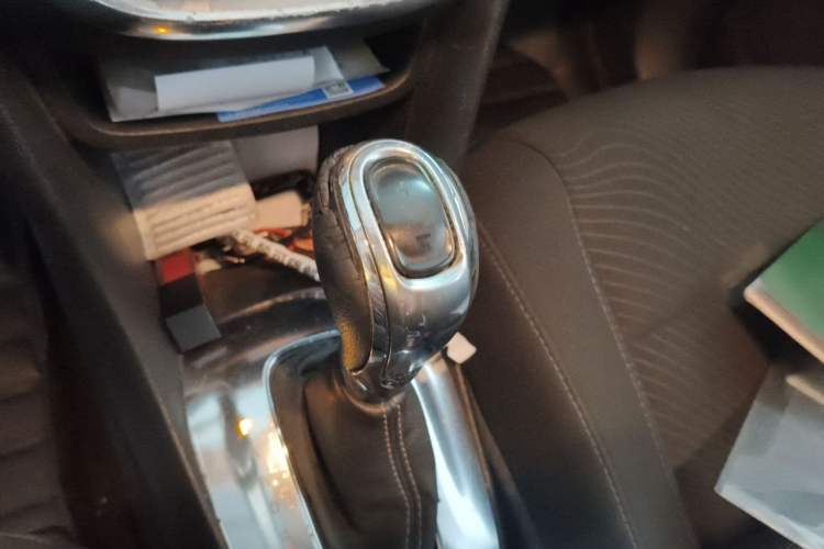 Used Buick Encore 2013 1.4T Automatic Two-Wheel Drive Elite Model Gear Lever
