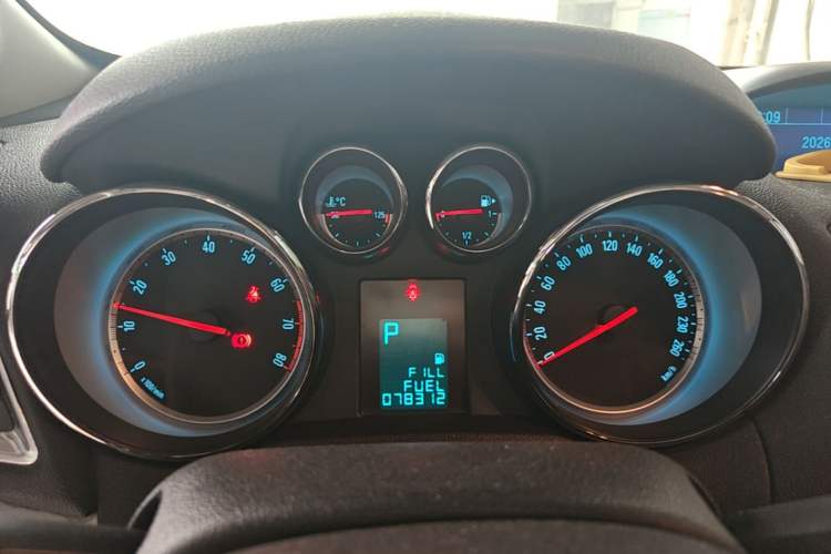 Used Buick Encore 2013 1.4T Automatic Two-Wheel Drive Elite Model Instrument Cluster