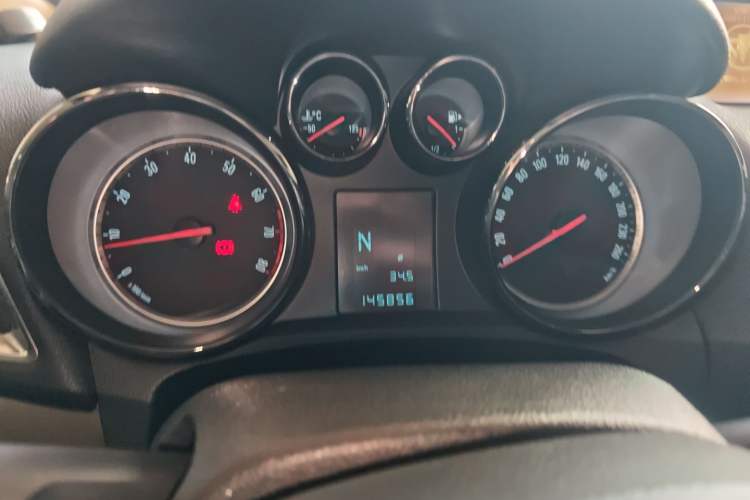 Used Buick Encore 2013 1.4T Automatic Two-Wheel Drive Leading Model Instrument Cluster