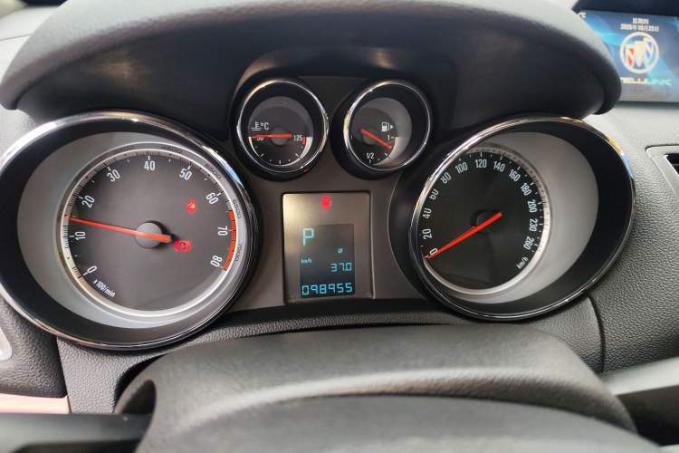 Used Buick Encore 2013 1.4T Automatic Two-Wheel Drive Leading Model Instrument Cluster