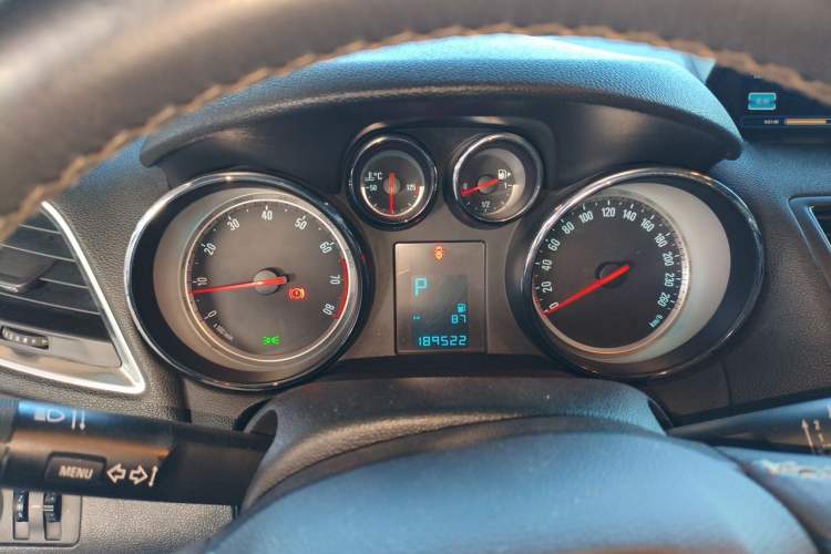 Used Buick Encore 2013 1.4T Automatic Two-Wheel Drive Leading Model Instrument Cluster