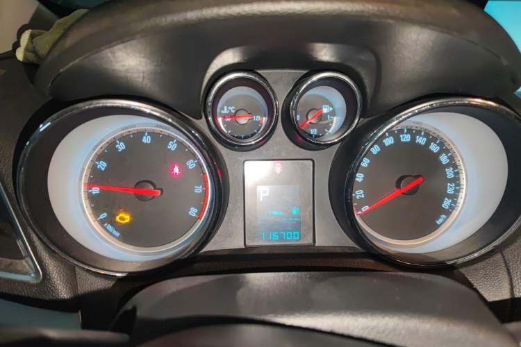 Used Buick Encore 2013 1.4T Automatic Two-Wheel Drive Elite Model Instrument Cluster