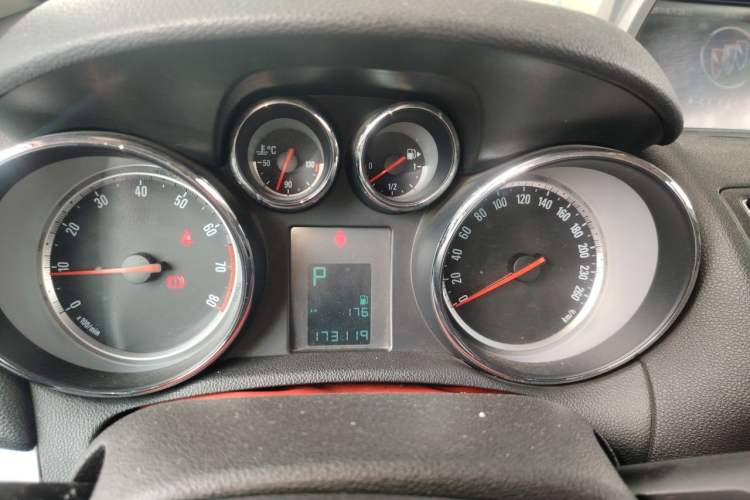 Used Buick Encore 2013 1.4T Automatic Two-Wheel Drive Elite Model Instrument Cluster