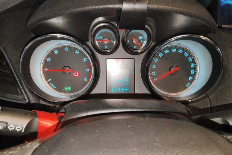 Used Buick Encore 2013 1.4T Automatic Two-Wheel Drive Elite Model Instrument Cluster