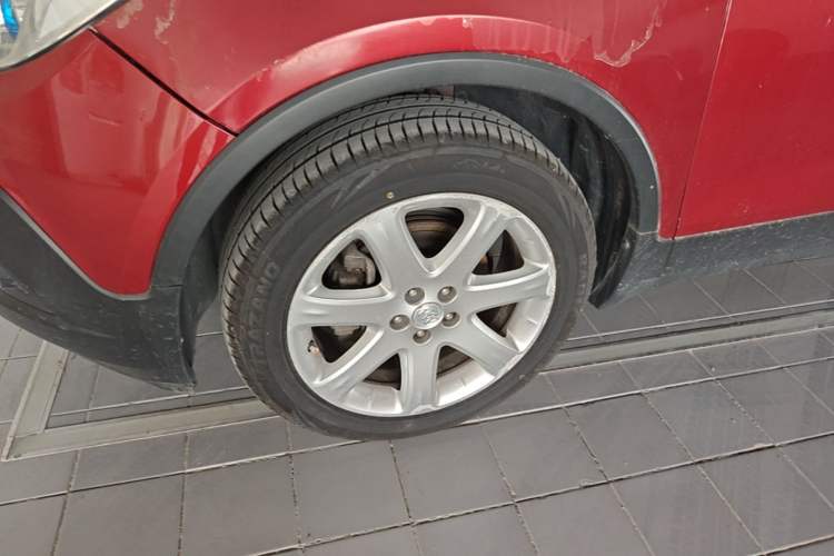 Used Buick Encore 2013 1.4T Automatic Two-Wheel Drive Elite Model Left Front Wheel Hub