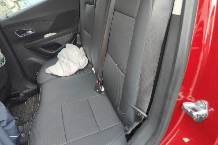 Used Buick Encore 2013 1.4T Automatic Two-Wheel Drive Elite Model Left Rear Seat
