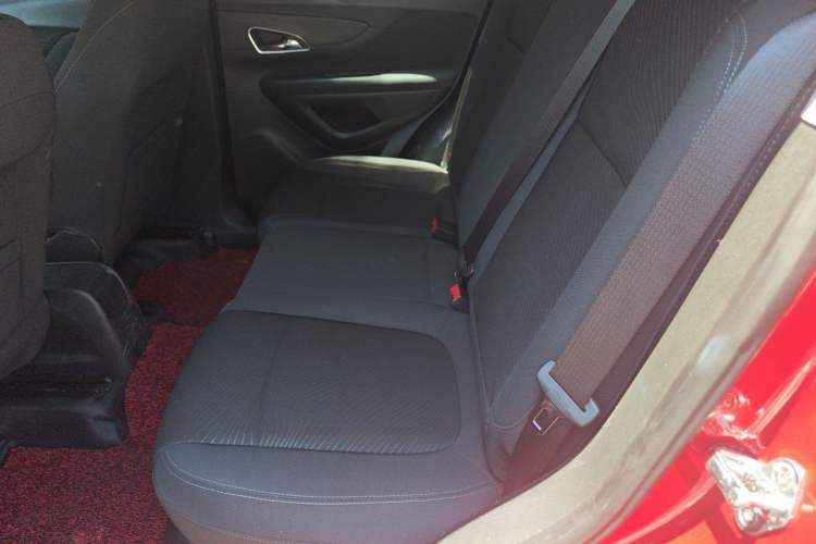 Used Buick Encore 2013 1.4T Manual Two-Wheel Drive Entry Model Left Rear Seat