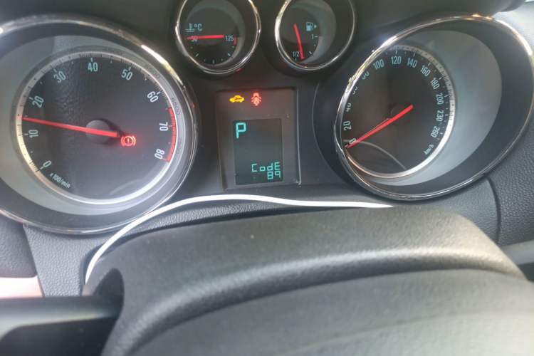 Used Buick Encore 2013 1.4T Automatic Two-Wheel Drive Leading Model Odometer Close Up