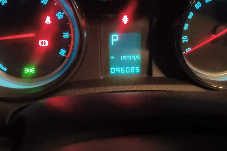 Used Buick Encore 2013 1.4T Automatic Two-Wheel Drive Leading Model Odometer Close Up