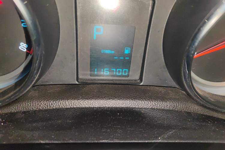 Used Buick Encore 2013 1.4T Automatic Two-Wheel Drive Elite Model Odometer Close Up