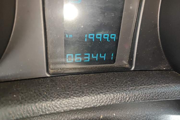 Used Buick Encore 2013 1.4T Automatic Two-Wheel Drive Elite Model Odometer Close Up