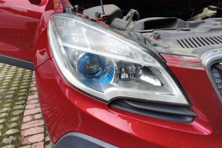 Used Buick Encore 2013 1.4T Manual Two-Wheel Drive Entry Model Right Front Headlight