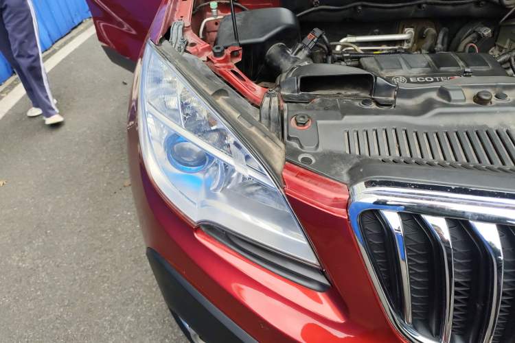 Used Buick Encore 2013 1.4T Automatic Two-Wheel Drive Leading Model Right Front Headlight