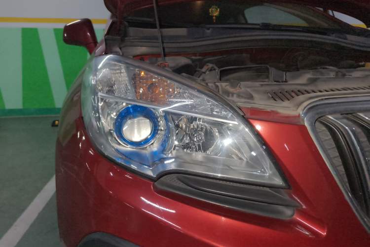 Used Buick Encore 2013 1.4T Automatic Two-Wheel Drive Elite Model Right Front Headlight