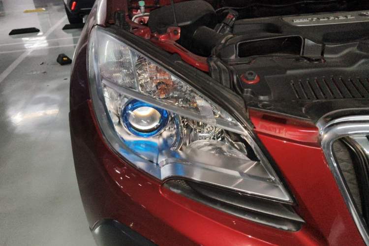 Used Buick Encore 2013 1.4T Automatic Two-Wheel Drive Elite Model Right Front Headlight