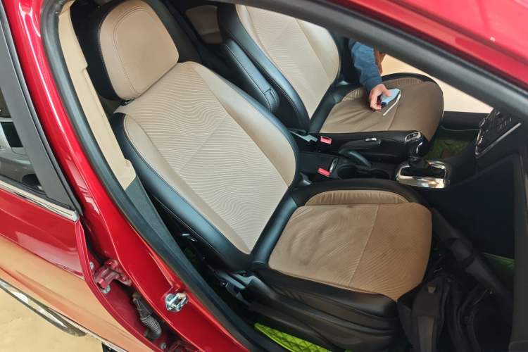 Used Buick Encore 2013 1.4T Automatic Two-Wheel Drive Leading Model Right Front Seat