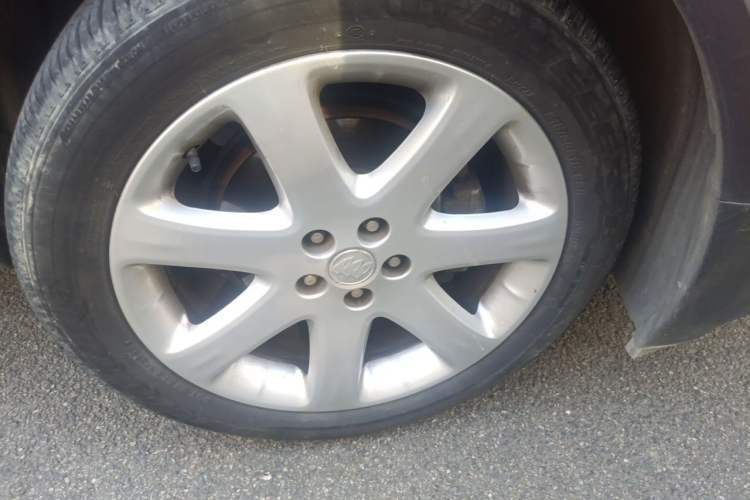 Used Buick Encore 2013 1.4T Automatic Two-Wheel Drive Leading Model Right Front Wheel Hub