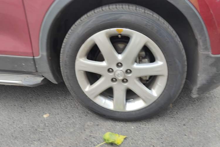 Used Buick Encore 2013 1.4T Automatic Two-Wheel Drive Elite Model Right Front Wheel Hub