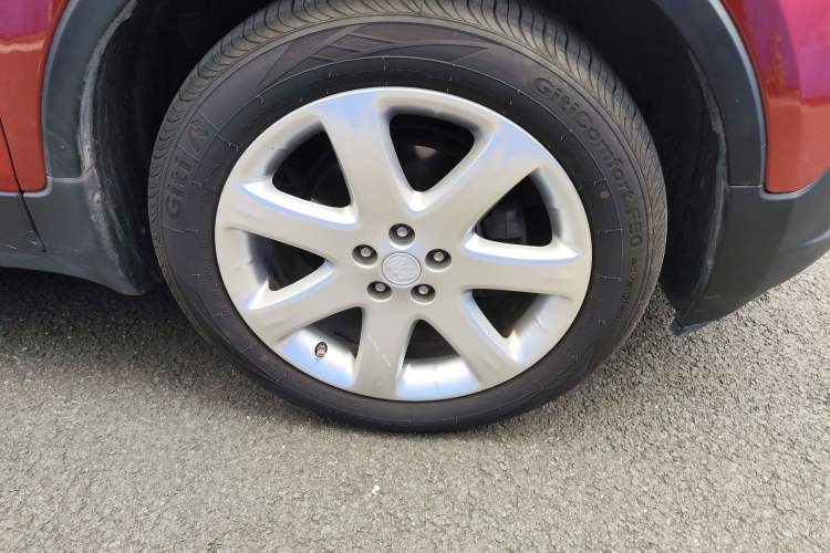 Used Buick Encore 2013 1.4T Automatic Two-Wheel Drive Leading Model Right Front Wheel Hub