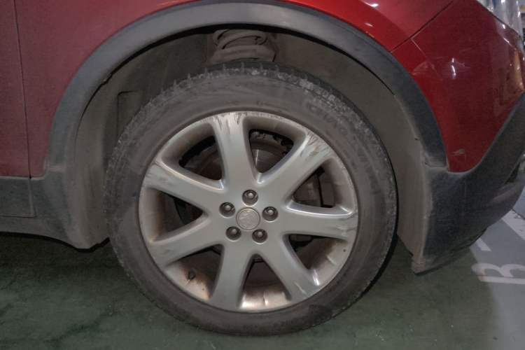 Used Buick Encore 2013 1.4T Automatic Two-Wheel Drive Elite Model Right Front Wheel Hub