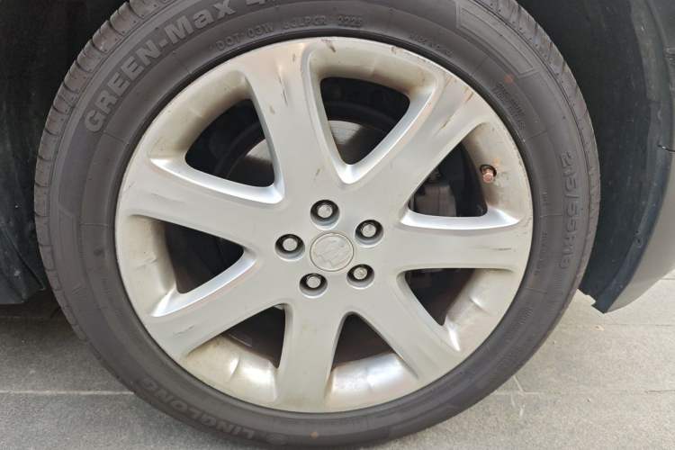 Used Buick Encore 2013 1.4T Automatic Two-Wheel Drive Elite Model Right Front Wheel Hub