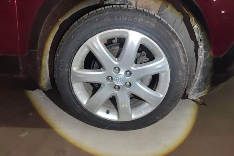 Used Buick Encore 2013 1.4T Automatic Two-Wheel Drive Elite Model Right Front Wheel Hub