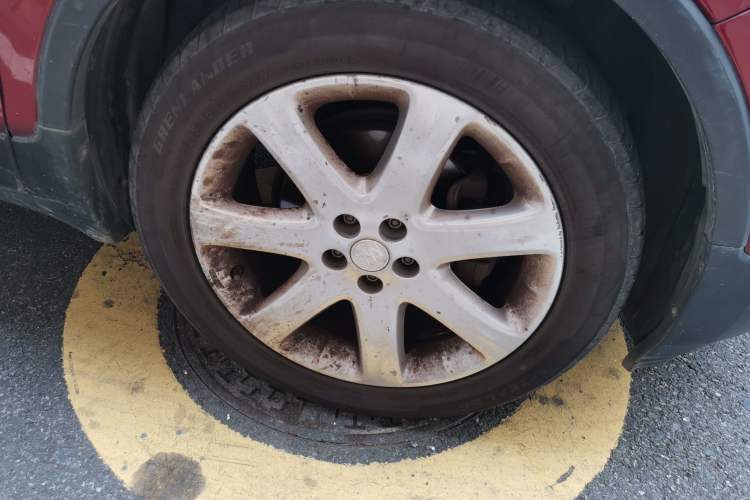 Used Buick Encore 2013 1.4T Automatic Two-Wheel Drive Leading Model Right Front Wheel Hub