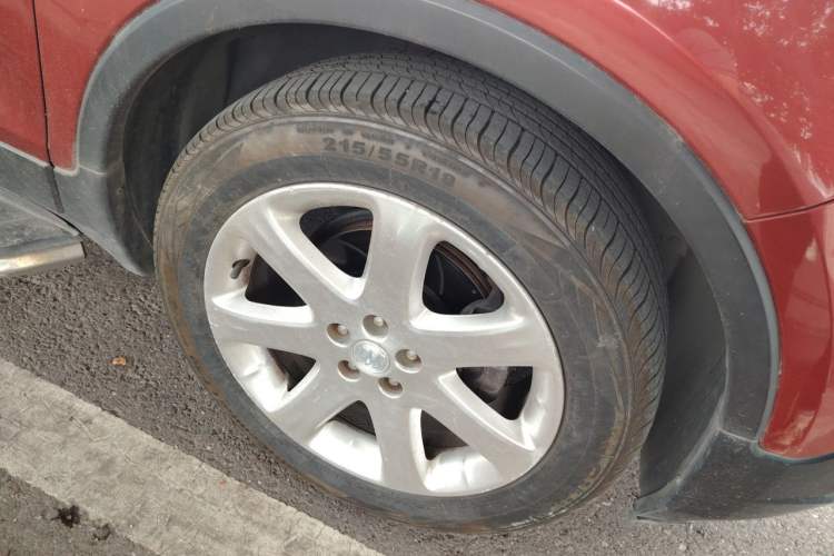 Used Buick Encore 2013 1.4T Automatic Two-Wheel Drive Elite Model Right Front Wheel Hub