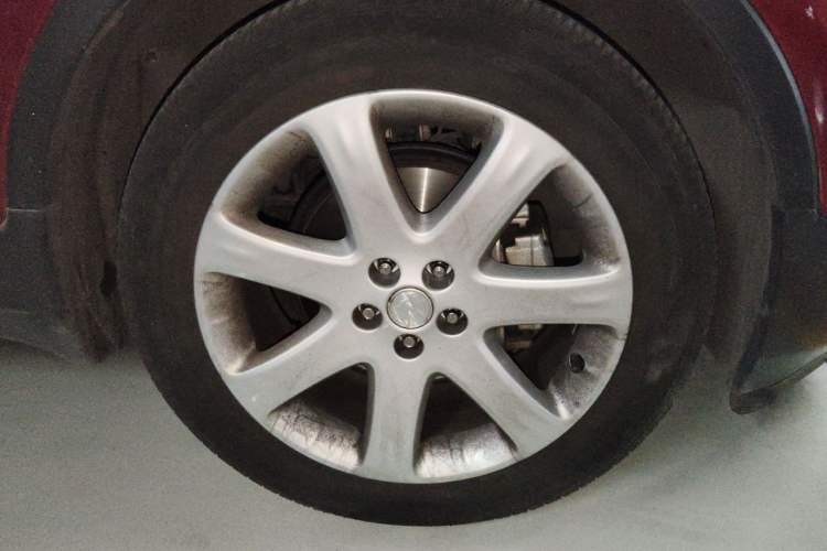 Used Buick Encore 2013 1.4T Automatic Two-Wheel Drive Elite Model Right Front Wheel Hub