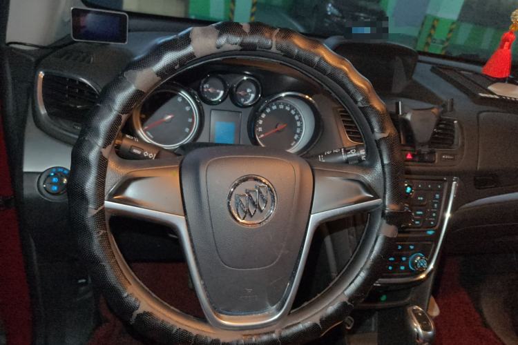 Used Buick Encore 2013 1.4T Automatic Two-Wheel Drive Elite Model Steering Wheel