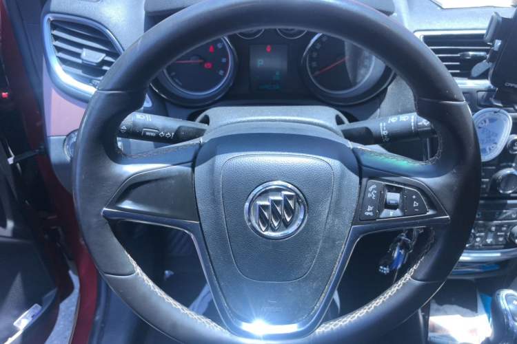 Used Buick Encore 2013 1.4T Automatic Two-Wheel Drive Leading Model Steering Wheel