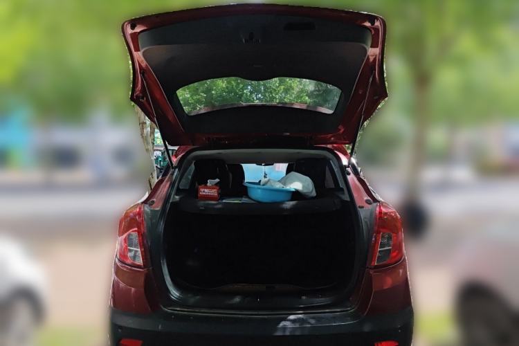 Used Buick Encore 2013 1.4T Automatic Two-Wheel Drive Elite Model Trunk