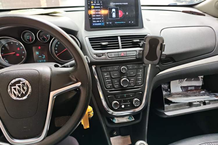 Used Buick Encore 2013 1.4T Automatic Two-Wheel Drive Elite Model Audio And AC Panel