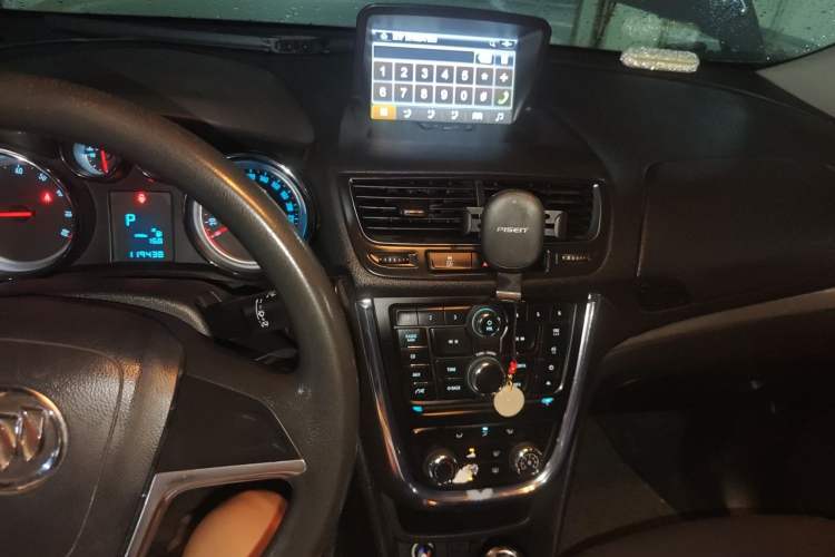 Used Buick Encore 2013 1.4T Automatic Two-Wheel Drive Elite Model Audio And AC Panel