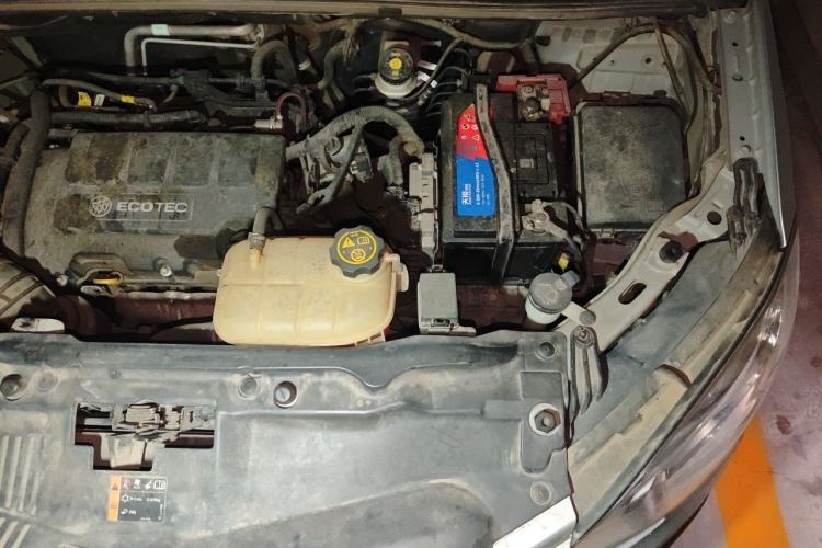 Used Buick Encore 2013 1.4T Automatic Two-Wheel Drive Elite Model Engine Bay Left