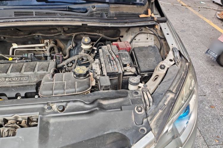 Used Buick Encore 2013 1.4T Automatic Two-Wheel Drive Elite Model Engine Bay Left