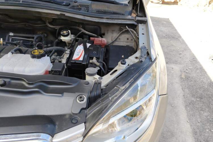 Used Buick Encore 2013 1.4T Automatic Two-Wheel Drive Leading Model Engine Bay Left