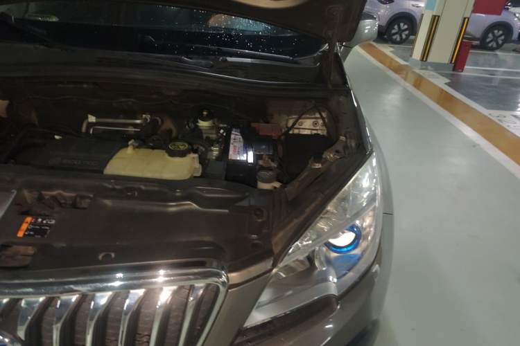 Used Buick Encore 2013 1.4T Automatic Two-Wheel Drive Elite Model Engine Bay Left