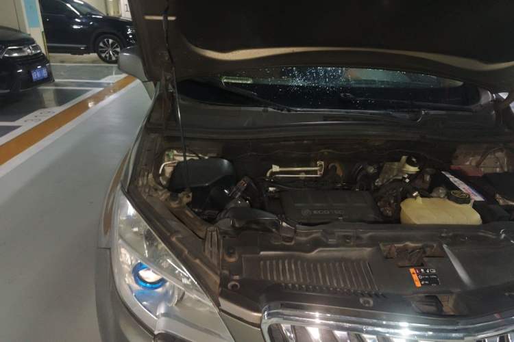 Used Buick Encore 2013 1.4T Automatic Two-Wheel Drive Elite Model Engine Bay Right