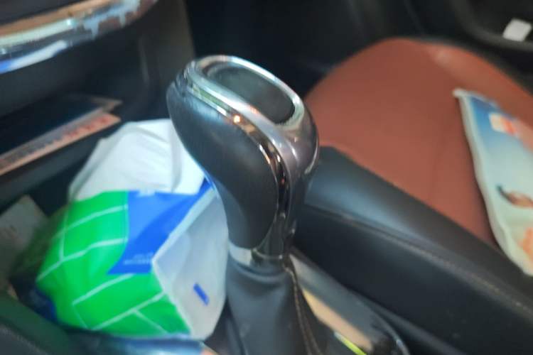 Used Buick Encore 2013 1.4T Automatic Two-Wheel Drive Elite Model Gear Lever