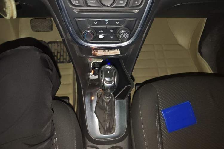 Used Buick Encore 2013 1.4T Automatic Two-Wheel Drive Elite Model Gear Lever