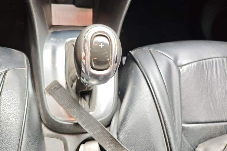 Used Buick Encore 2013 1.4T Automatic Two-Wheel Drive Elite Model Gear Lever