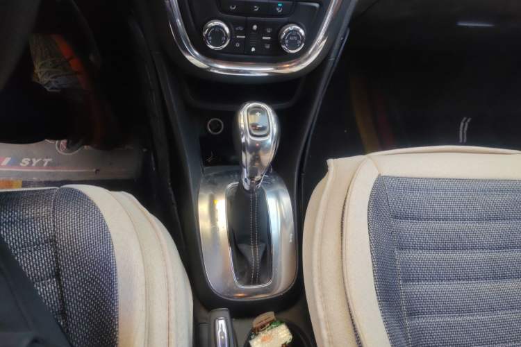 Used Buick Encore 2013 1.4T Automatic Two-Wheel Drive Leading Model Gear Lever