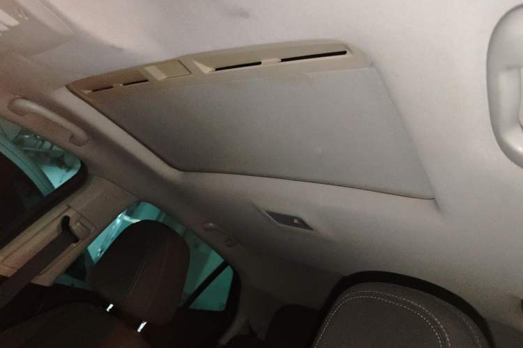 Used Buick Encore 2013 1.4T Automatic Two-Wheel Drive Elite Model Headliner