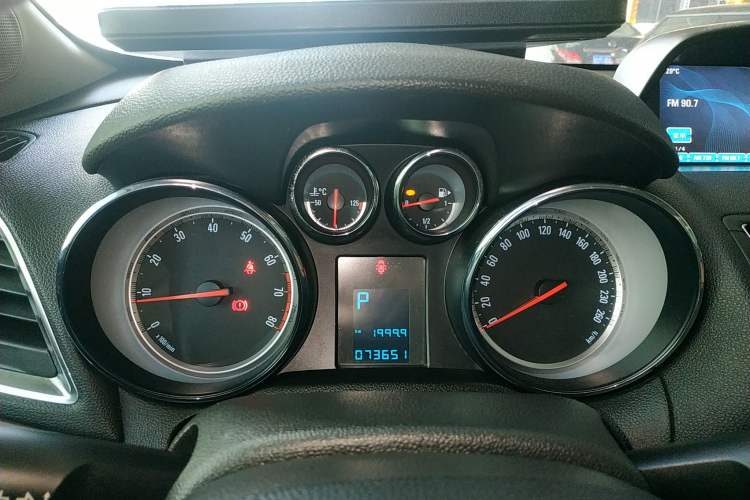 Used Buick Encore 2013 1.4T Automatic Two-Wheel Drive Leading Model Instrument Cluster