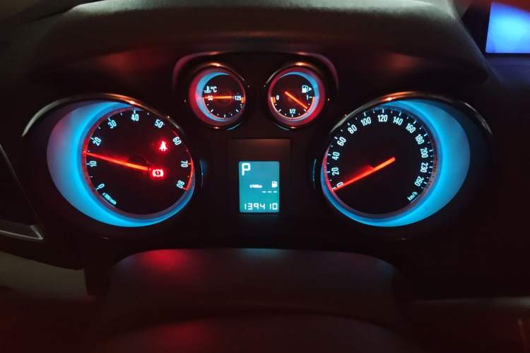 Used Buick Encore 2013 1.4T Automatic Two-Wheel Drive Elite Model Instrument Cluster