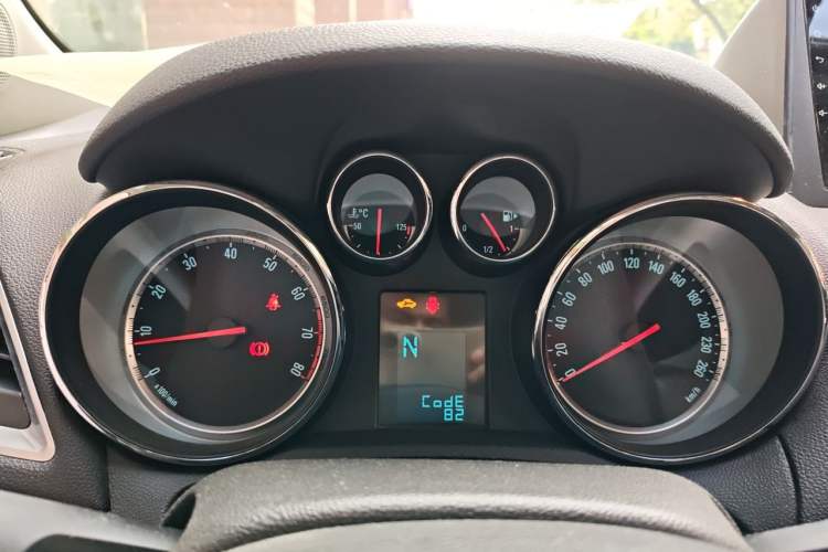 Used Buick Encore 2013 1.4T Automatic Two-Wheel Drive Elite Model Instrument Cluster