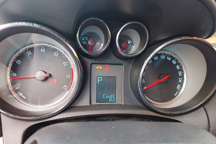 Used Buick Encore 2013 1.4T Automatic Two-Wheel Drive Elite Model Instrument Cluster