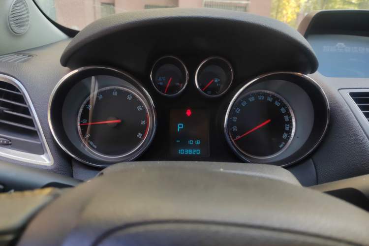 Used Buick Encore 2013 1.4T Automatic Two-Wheel Drive Leading Model Instrument Cluster